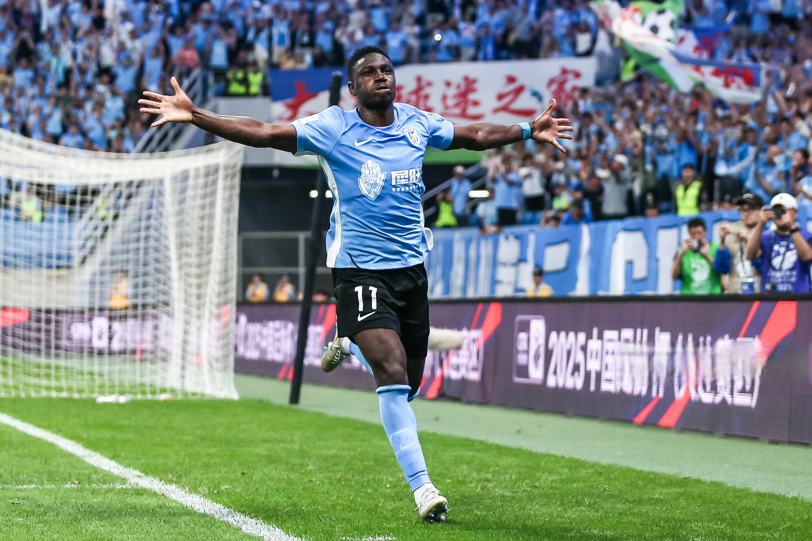 开云体育入口-包含赛地聚焦：法甲今晨热度飙升，山东男篮调整名单，质疑声仍在，心理建设被强调的词条