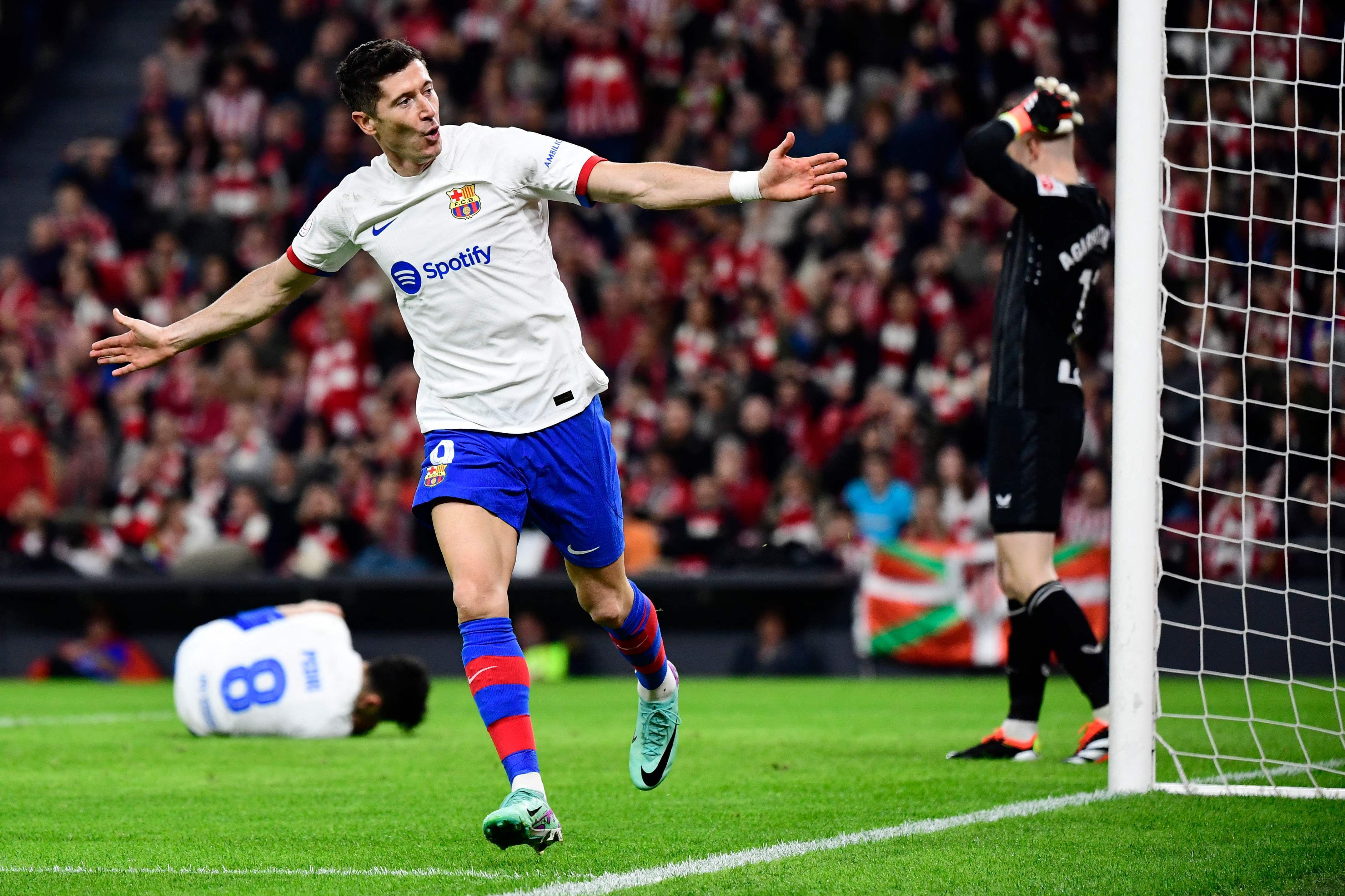 开云体育入口-太狠了!金州勇士赛前调整名单国际比赛日布鲁克林篮网调整名单以备国王杯,加时末段丹佛掘金调整名单以备意甲(金州勇士队201819赛季阵容的成员)